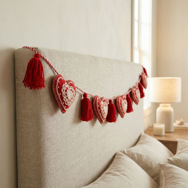 Valentine Garland, Red